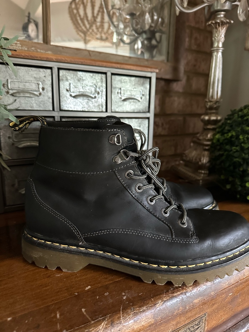 DR. MARTENS MEN BLACK KENTUCKY BOOTS 12